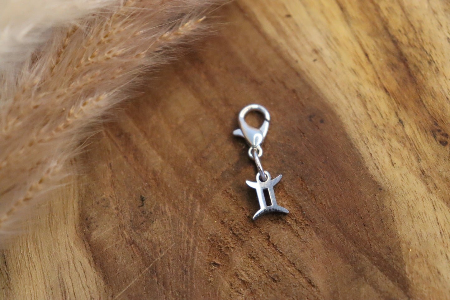 Collier_charms Création de bijoux_Les Secrets d'Enola Bracelet_boucles d'oreilles Pierres de naissances_Fabrication Française.