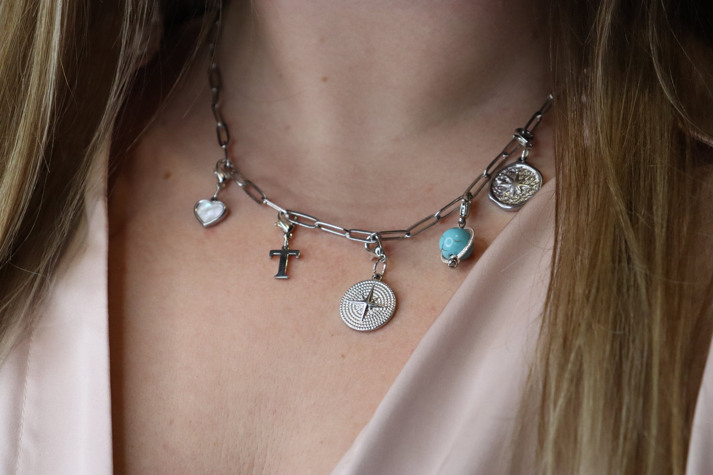 Collier_charms Création de bijoux_Les Secrets d'Enola Bracelet_boucles d'oreilles Pierres de naissances_Fabrication Française.