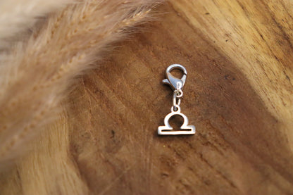 Collier_charms Création de bijoux_Les Secrets d'Enola  Bracelet_boucles d'oreilles  Pierres de naissances_Fabrication Française.